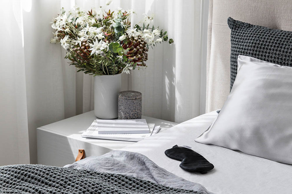 Benefits of online sleeping on silk