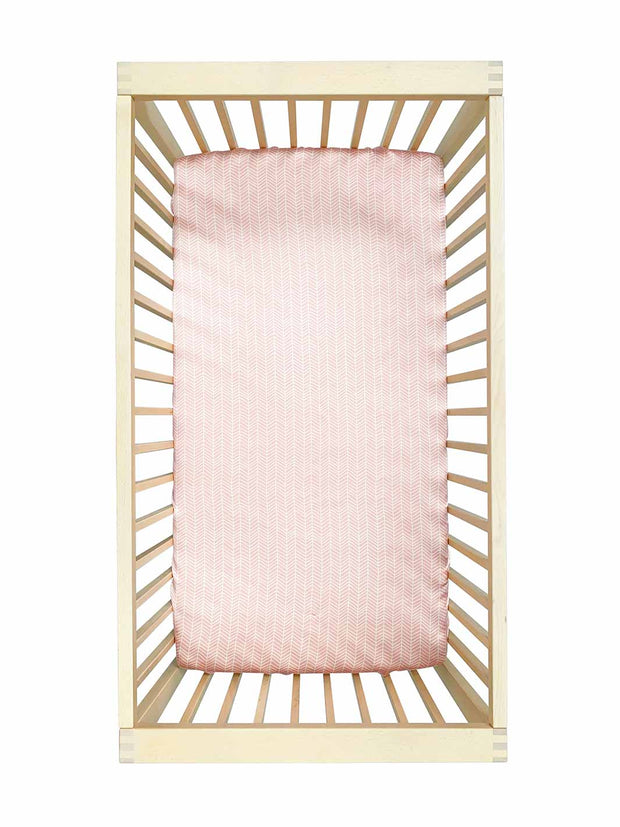 https://www.sleepysilk.com/cdn/shop/products/Sleepy-Silk_Silk-Fitted-Sheet-for-Cots-Cribs-Blush-Herringbone-Pink-pattern-_SS-FC-PK01_-for-baby-hair-loss-and-baby-bald-spots-Deep-Etched-Top-Down_620x.jpg?v=1579673703